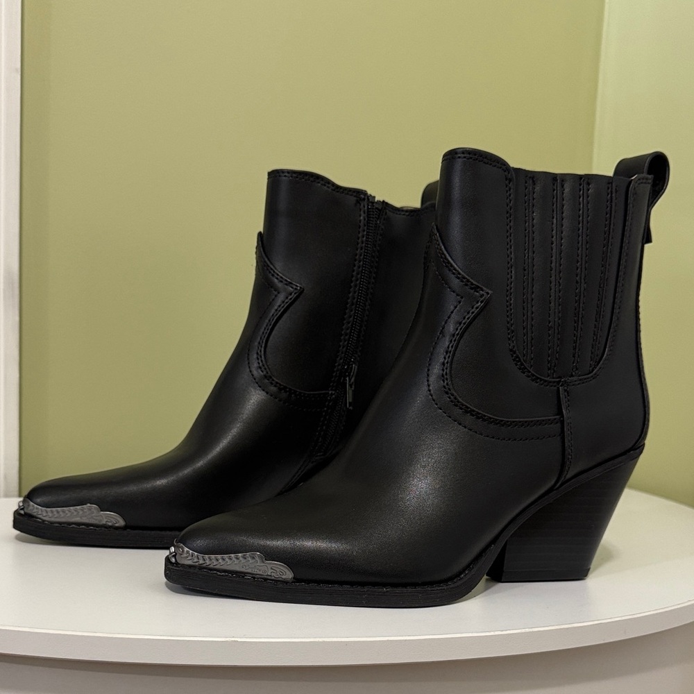 Zodiac Black Leather Western Ankle Boots size 8.5 women H8N6